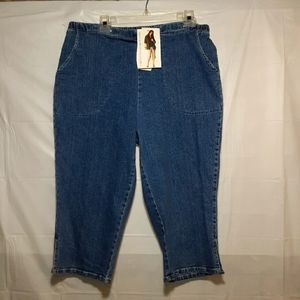 White Stag stretch capris size 18W/20W.